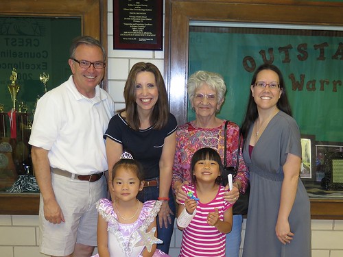 Roger, Paula, Grammie, Louanne, Amelie and Nadia