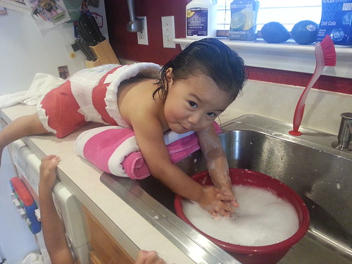 As close to a bath as Dani will get until the cast is off.